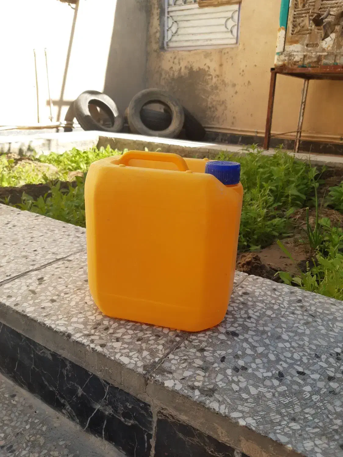 گالن کوچیک|ظروف نگهدارنده، پلاستیکی، یک‌بارمصرف|زابل, |دیوار