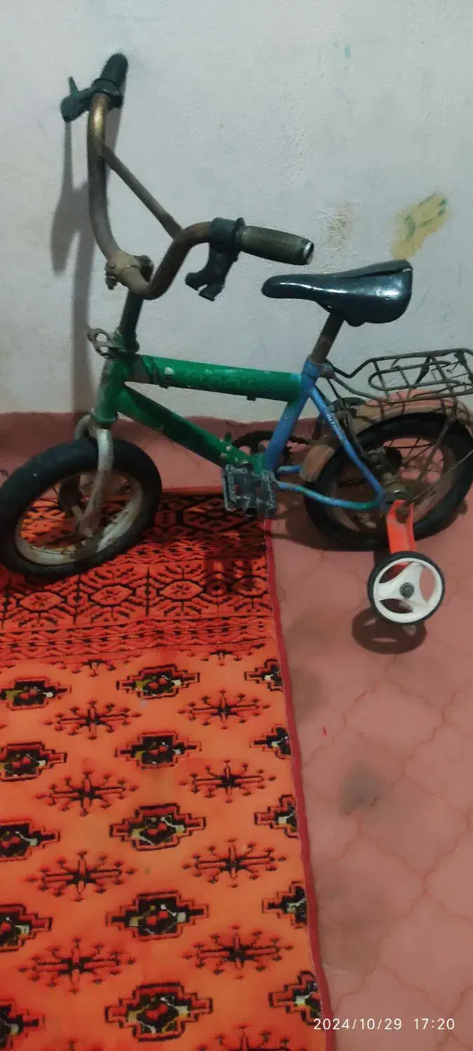 اسباب بازی دوچرخه|اسباببازی بچه|آق قلا, |دیوار