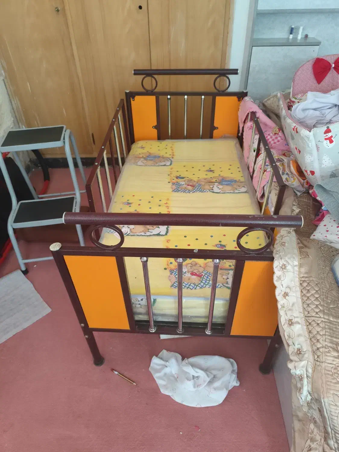 کمد و بوفه و تخت|تخت و سرویس خواب|بروجن, |دیوار