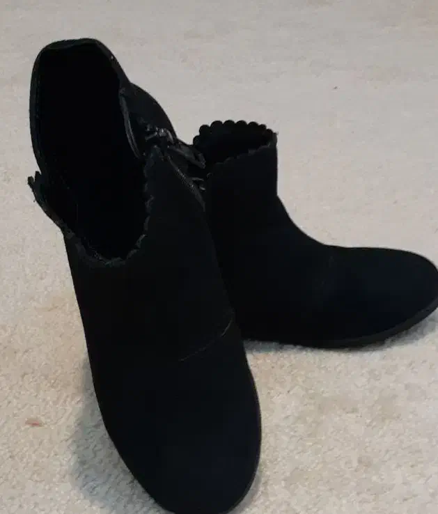 نیم بوت دخترانه مارک h&m سایز ۲۷|کفش و لباس بچه|تهران, دروازه شمیران|دیوار