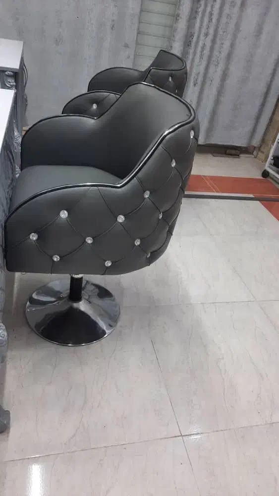 لوازم آرایشگاه زنانه|آرایشگاه و سالن‌های زیبایی|جم, |دیوار