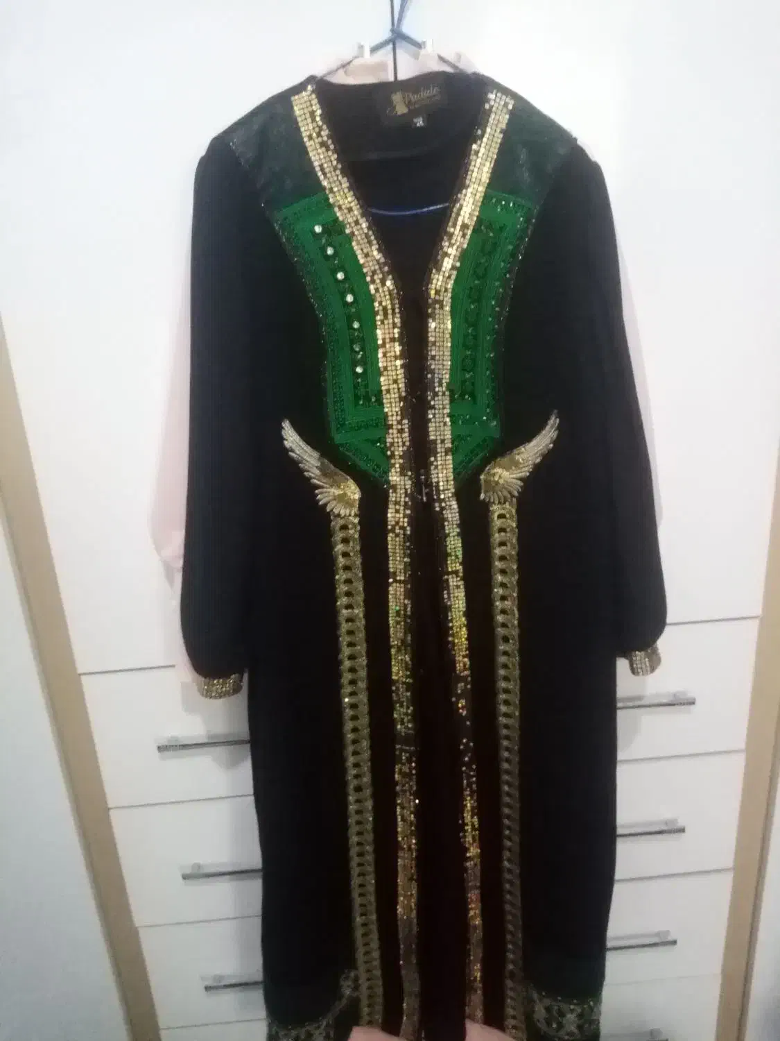 لباس|لباس|نیشابور, فرح بخش|دیوار