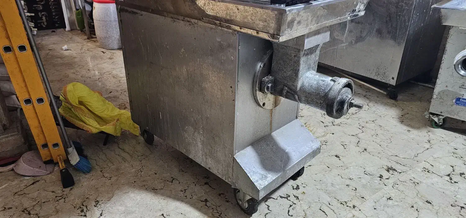 چرخ گوشت ۳ فاز ۴۲|ماشینآلات صنعتی|هشتگرد, مدرس|دیوار