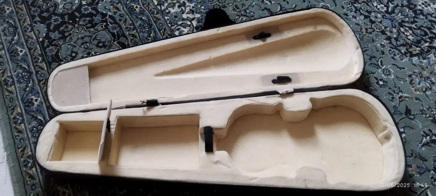 کیف ویالون|ویولن|یاسوج, |دیوار