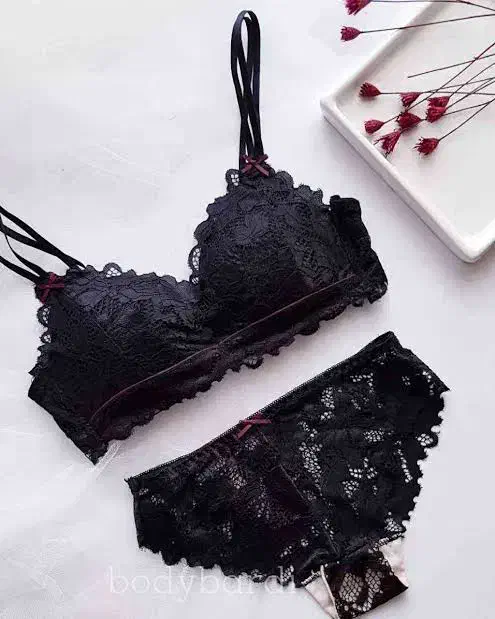 لباس زیر|لباس|ماکو, |دیوار