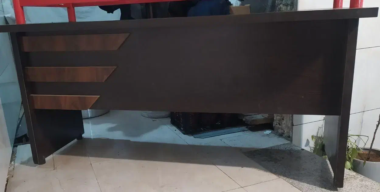 میز اداری یا میز کامپیوتر|میز تحریر و کامپیوتر|لنجان, |دیوار