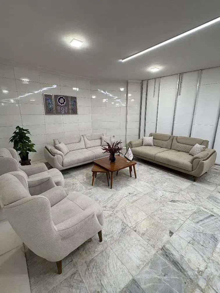 مبلمان راحتـی (مبل تک عمده مینیمال ) پخـش|مبلمان خانگی و میز عسلی|تبریز, |دیوار