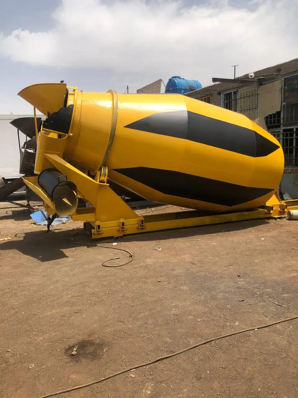 تراک میکسر عزیزی|ماشین‌آلات صنعتی|بهارستان, |دیوار