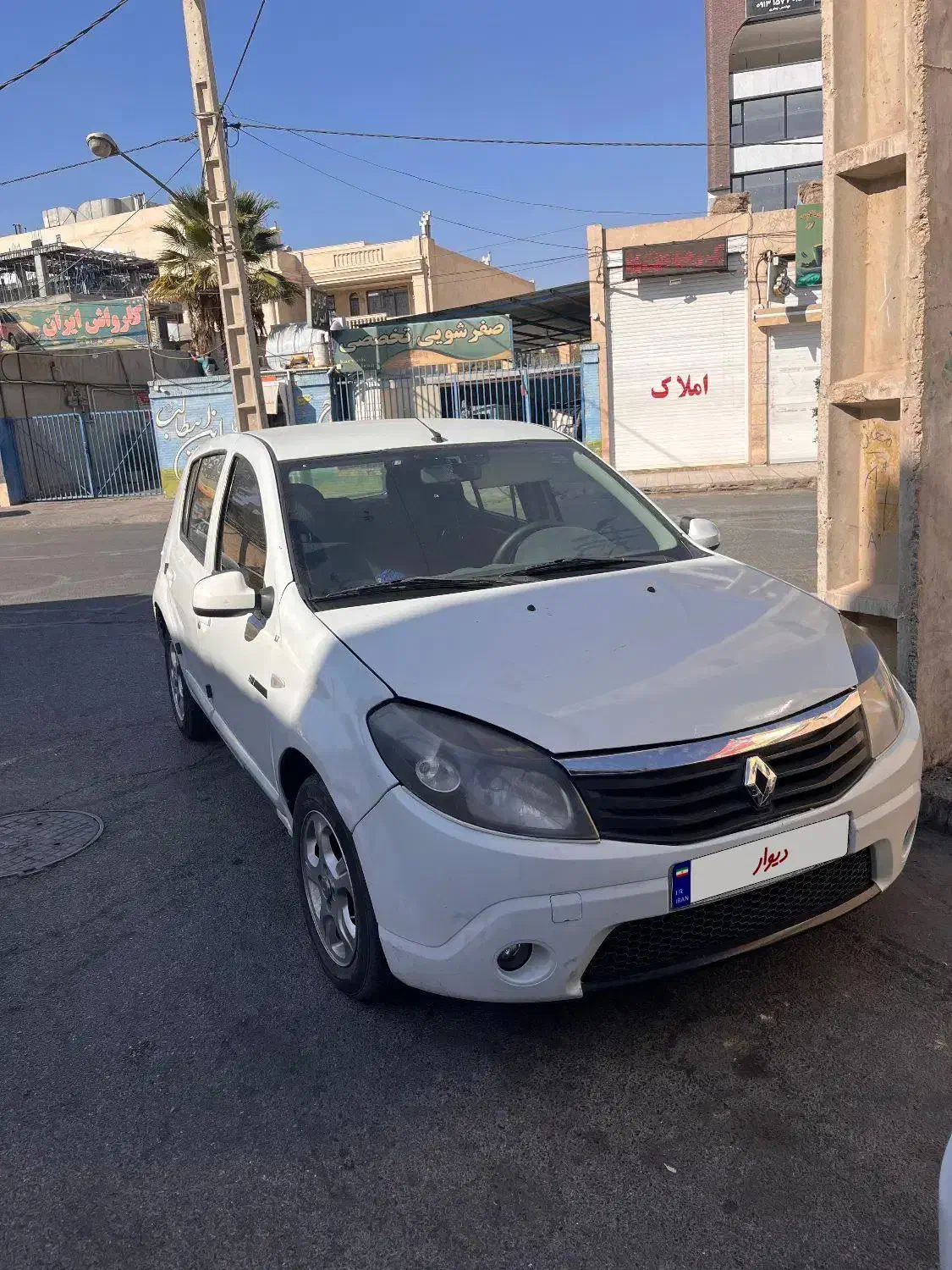 ساندرو اتوماتیک مدل ۹۵|خودرو سواری و وانت|یزد, |دیوار