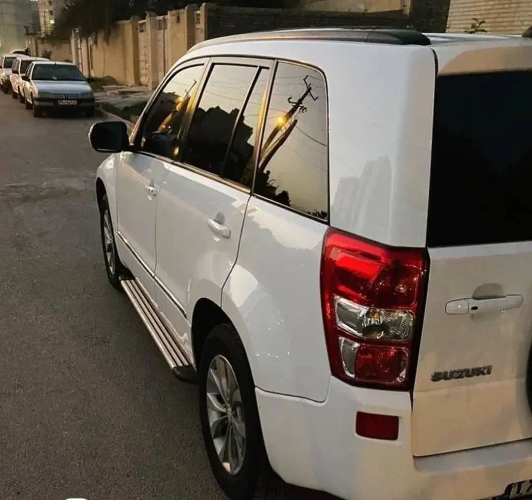 سوزوکی گرند ویتارا ۹۵ اتومات ۲۴۰۰|خودرو سواری و وانت|تهران, حکمت|دیوار