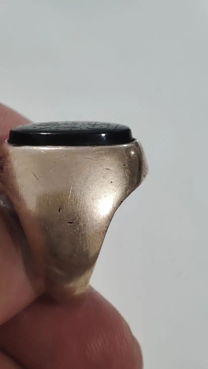 انگشتر قدیمی. نگین مشکی خطی|جواهرات|ماهدشت, |دیوار