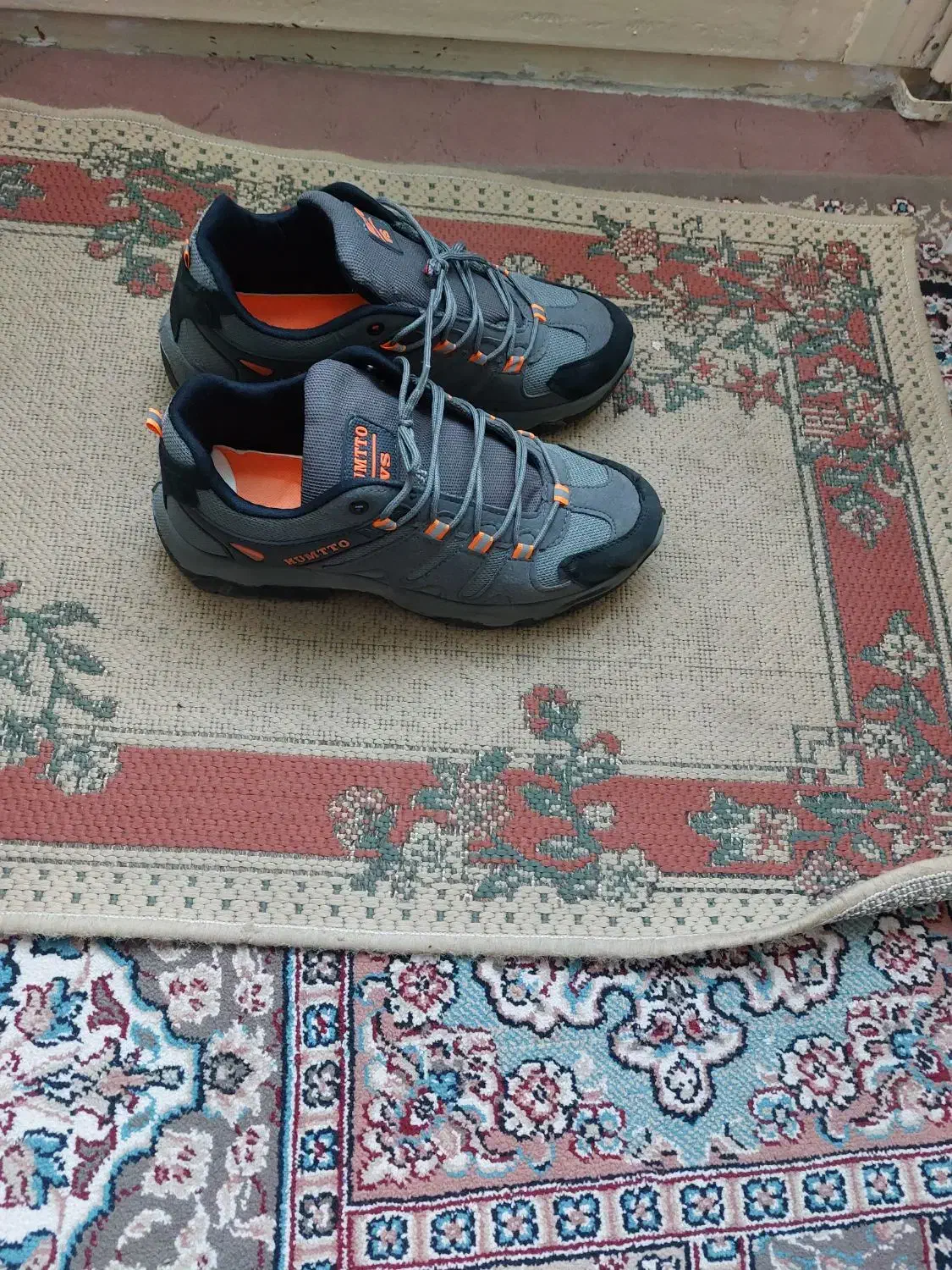 کفش|کیف، کفش، کمربند|فردوس (خراسان), |دیوار