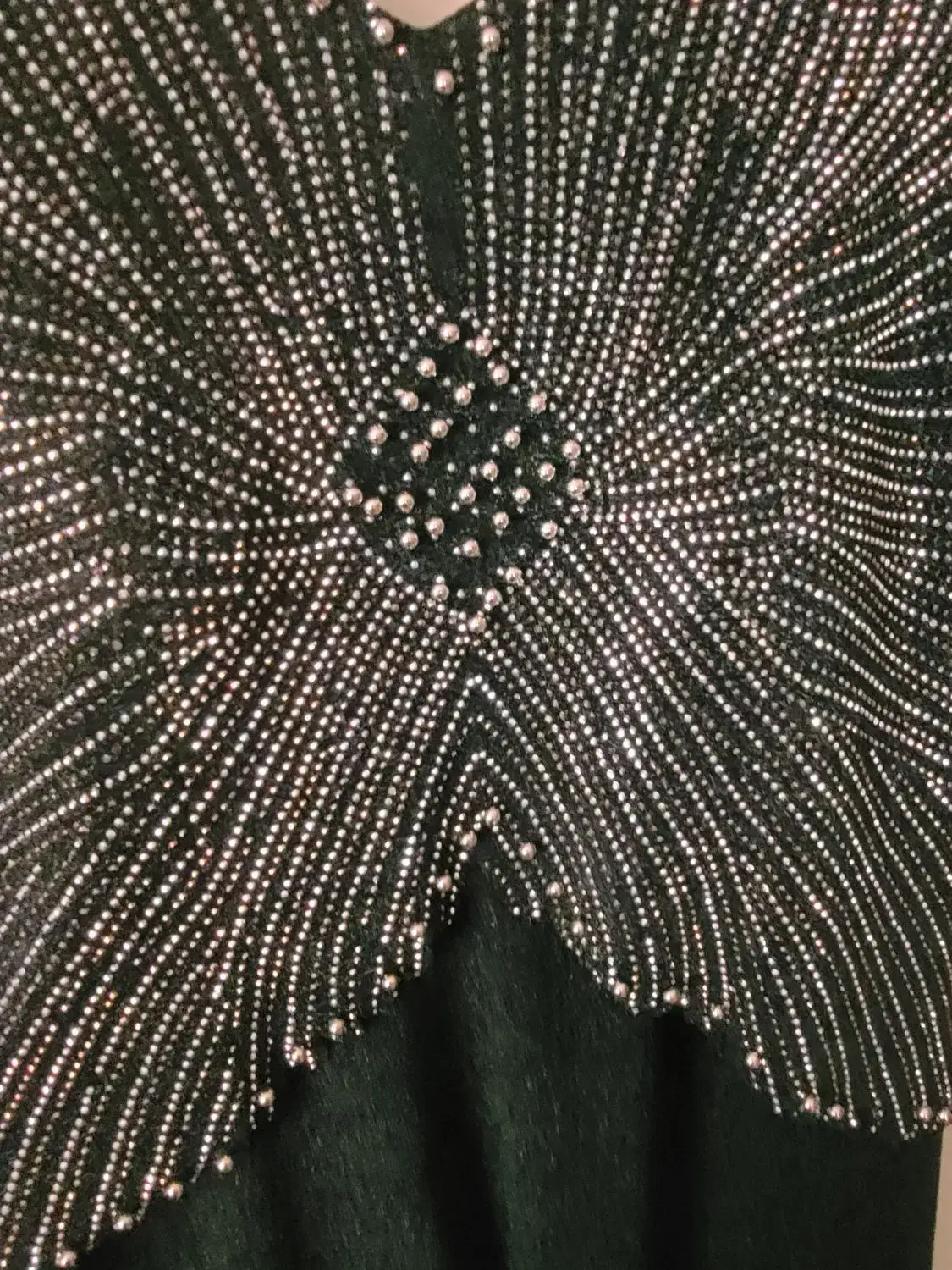 لباس مجلسی|لباس|ری, جوانمرد قصاب|دیوار