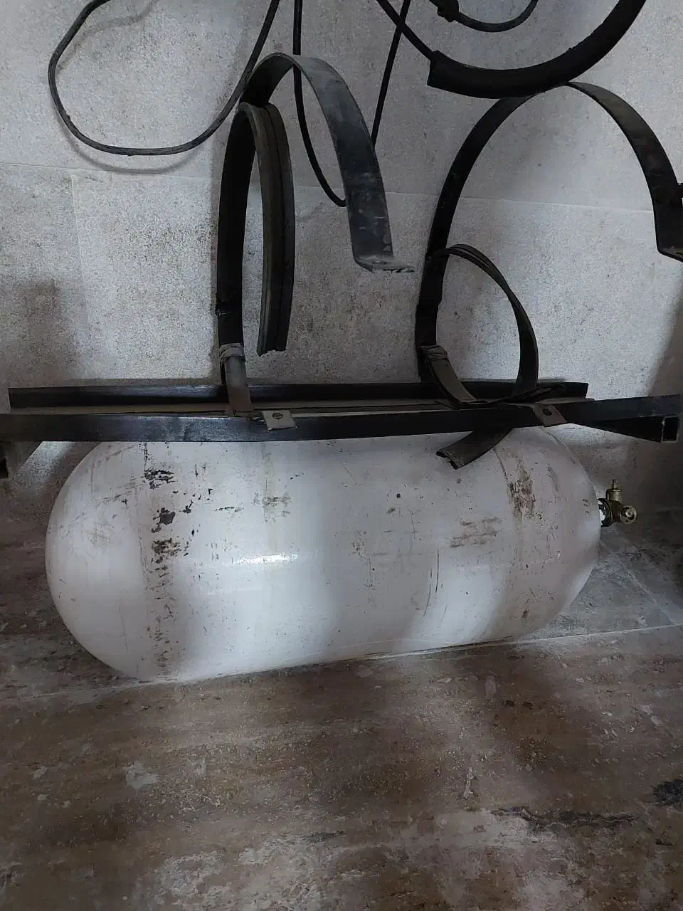 کپسول cng|قطعات یدکی و لوازم جانبی|شیراز, کوشک میدان|دیوار