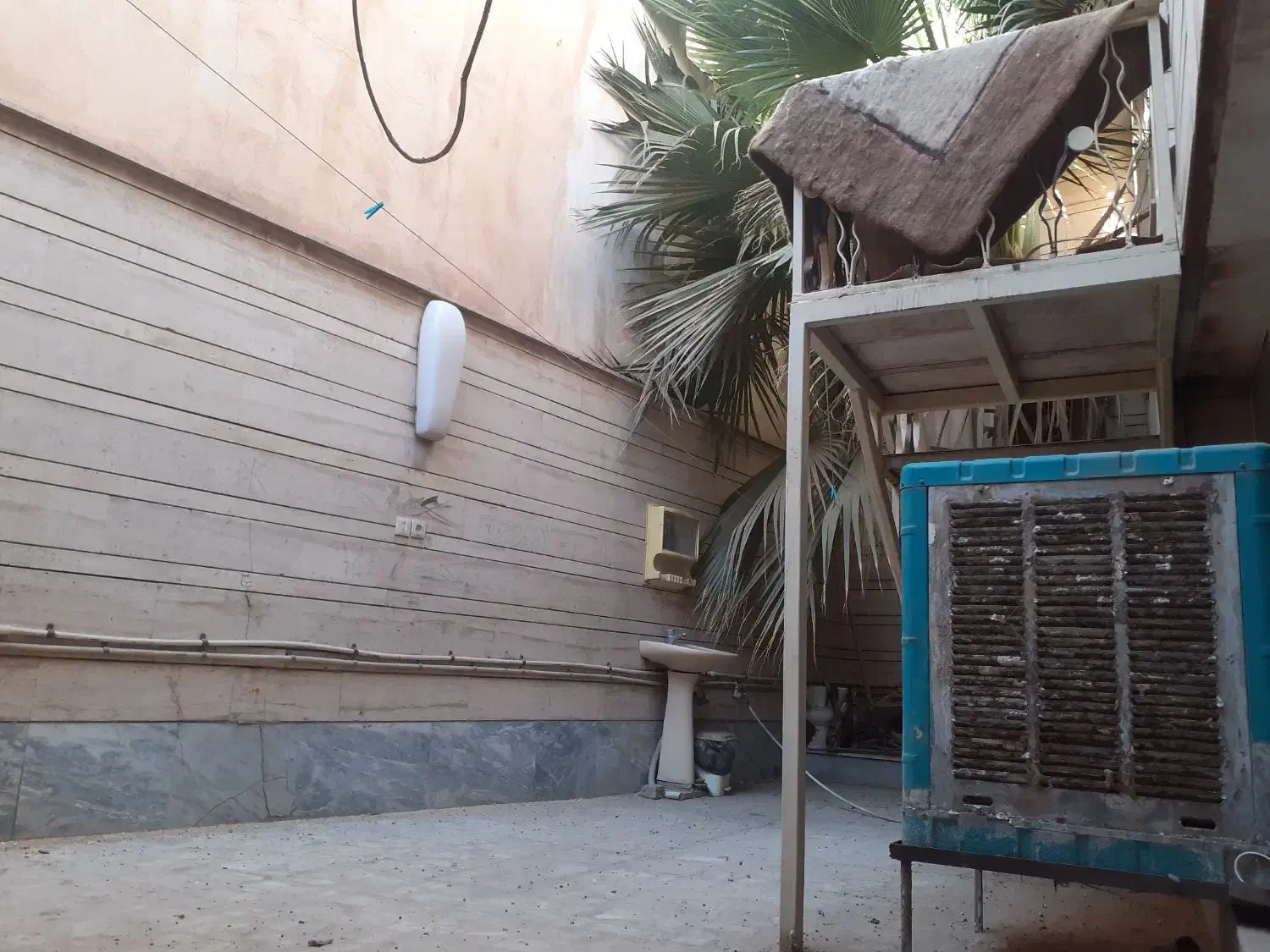 منزل فروشی دو طبقه در ابتدای بل ۱۵ خرداد|فروش خانه و ویلا|قم, دروازه ری|دیوار