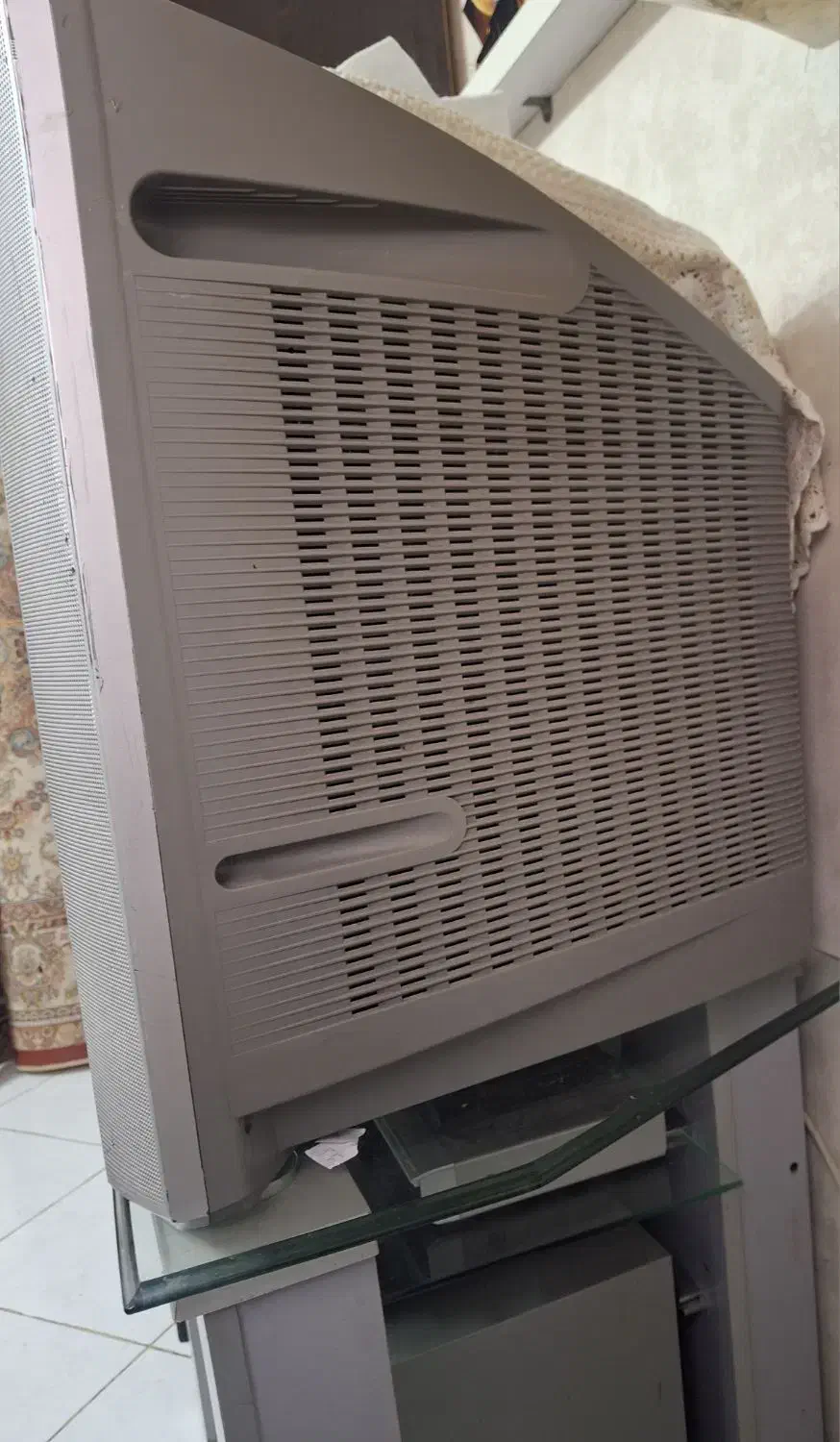 تلوزیون ومیز تلوزیون نقره ای|تلویزیون و پروژکتور|تهران, آهنگ|دیوار