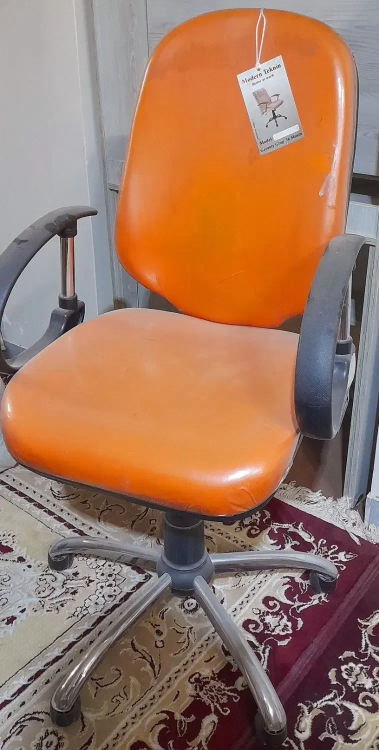 میز تحریر پر کاربرد ولی کم جا به همراه صندلی|میز تحریر و کامپیوتر|قم, بکایی|دیوار