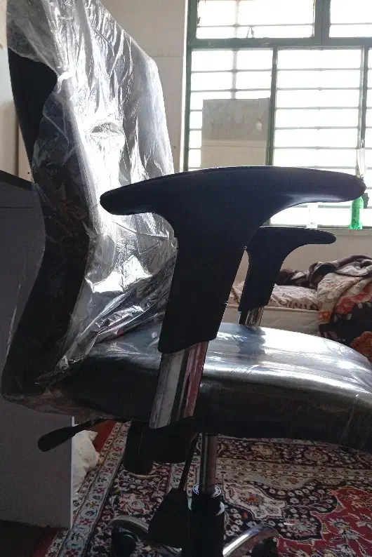 صندلی بانکی که برای مطالعه هم به کار میره|صندلی و نیمکت|زاهدان, |دیوار