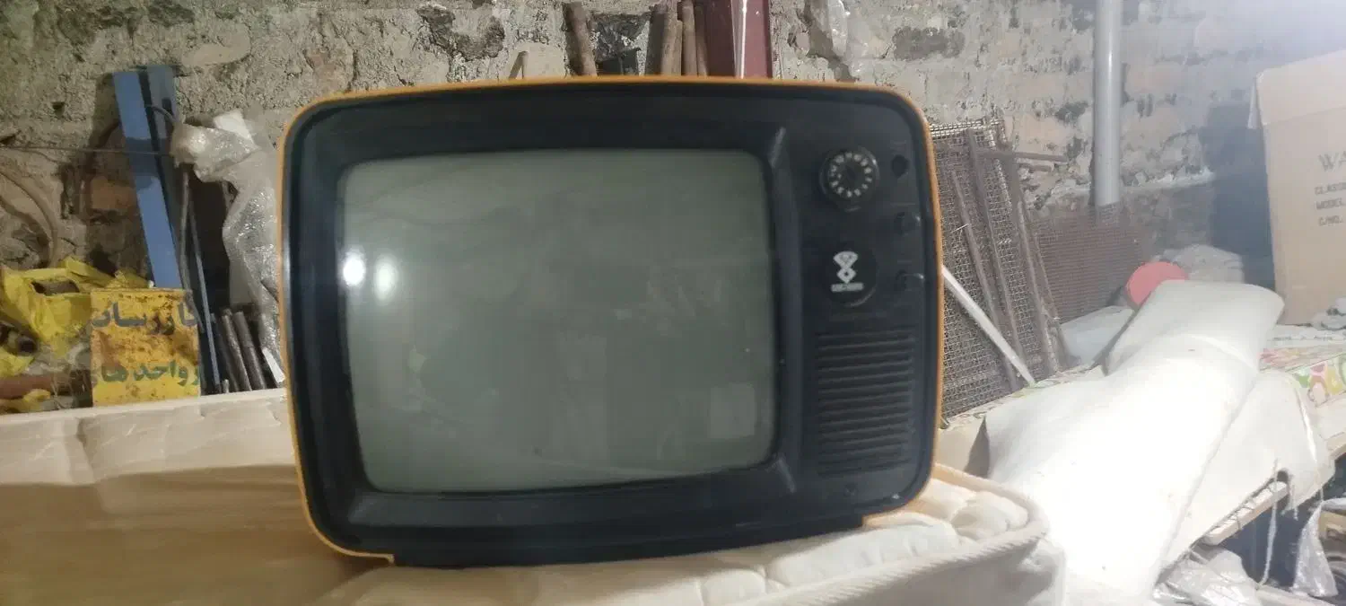 تلویزیون قدیمی|تلویزیون و پروژکتور|سنندج, |دیوار