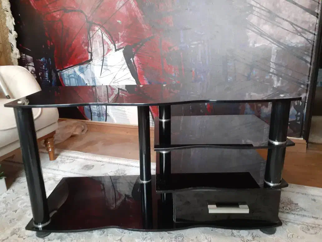 دو عدد میز tv یکی شیشه ای یکی mdfمدل پرستویی|میز تلویزیون|رشت, پل تالشان|دیوار