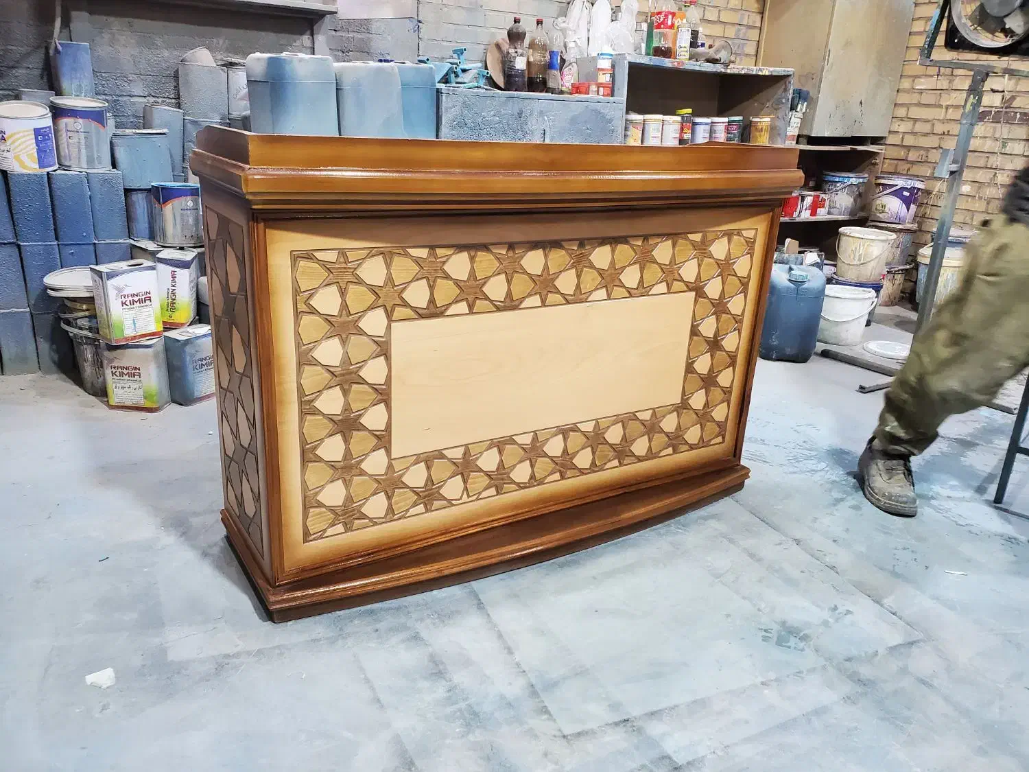 کارگر رنگ کار نیمه ماهر و کارگر ساده خانم و اقا|استخدام صنعتی، فنی، مهندسی|پاکدشت, خاتون آباد|دیوار