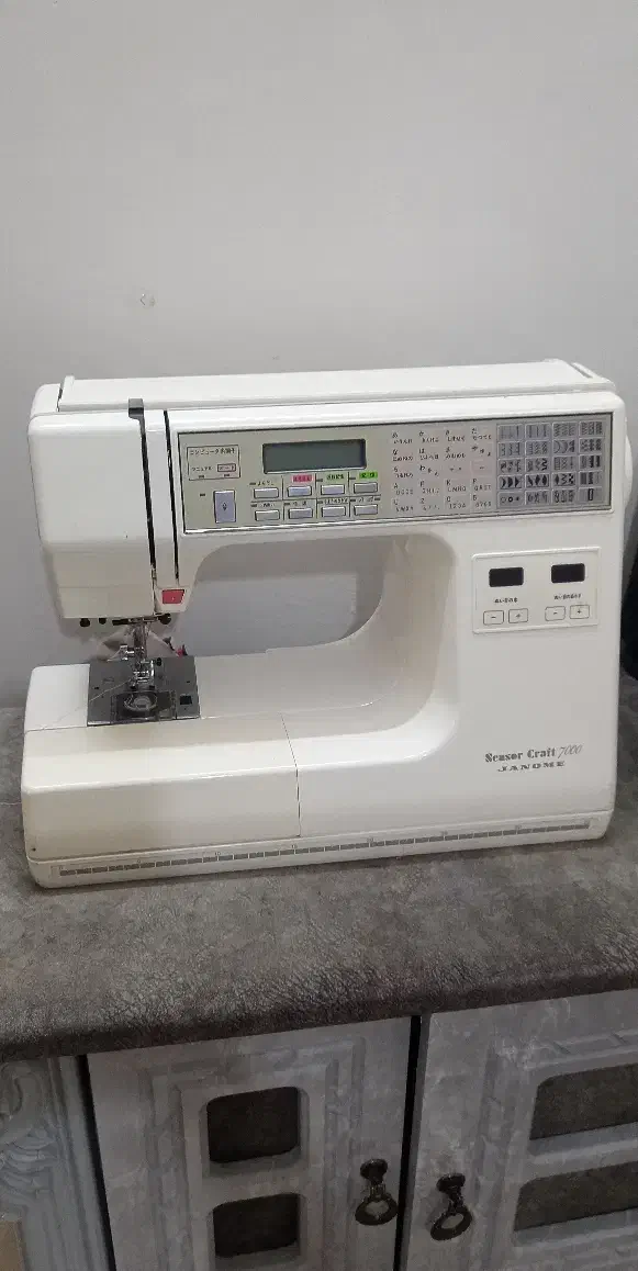 چرخ خیاطی ژانومه Memory Craft 7000 (ژاپن)|چرخ خیاطی و ریسندگی|تربت‌حیدریه, قائم|دیوار