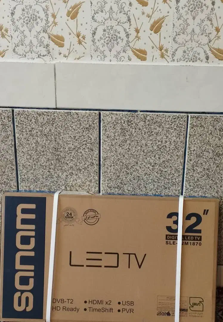 فروش|تلویزیون و پروژکتور|لاران, |دیوار