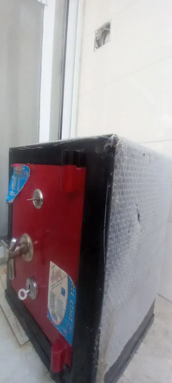 گاوصندق|ابزارآلات|فلاورجان, |دیوار