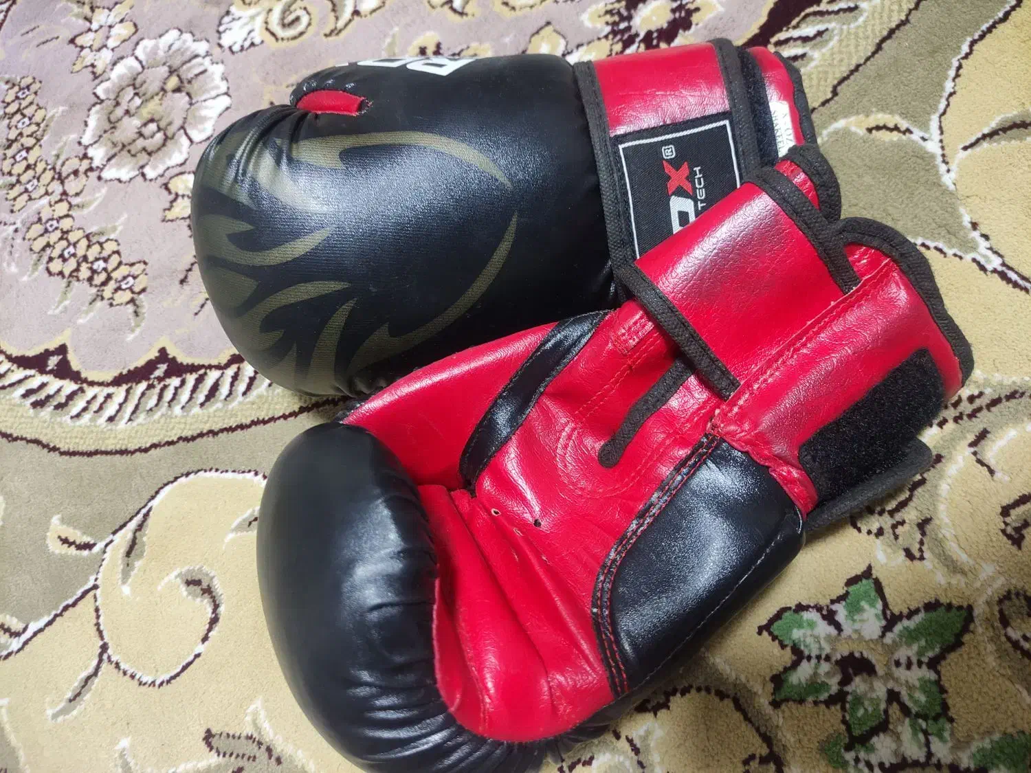 فروش دستکش و پابند بوکس کاملن نو|تجهیزات ورزشی|سنقر, |دیوار