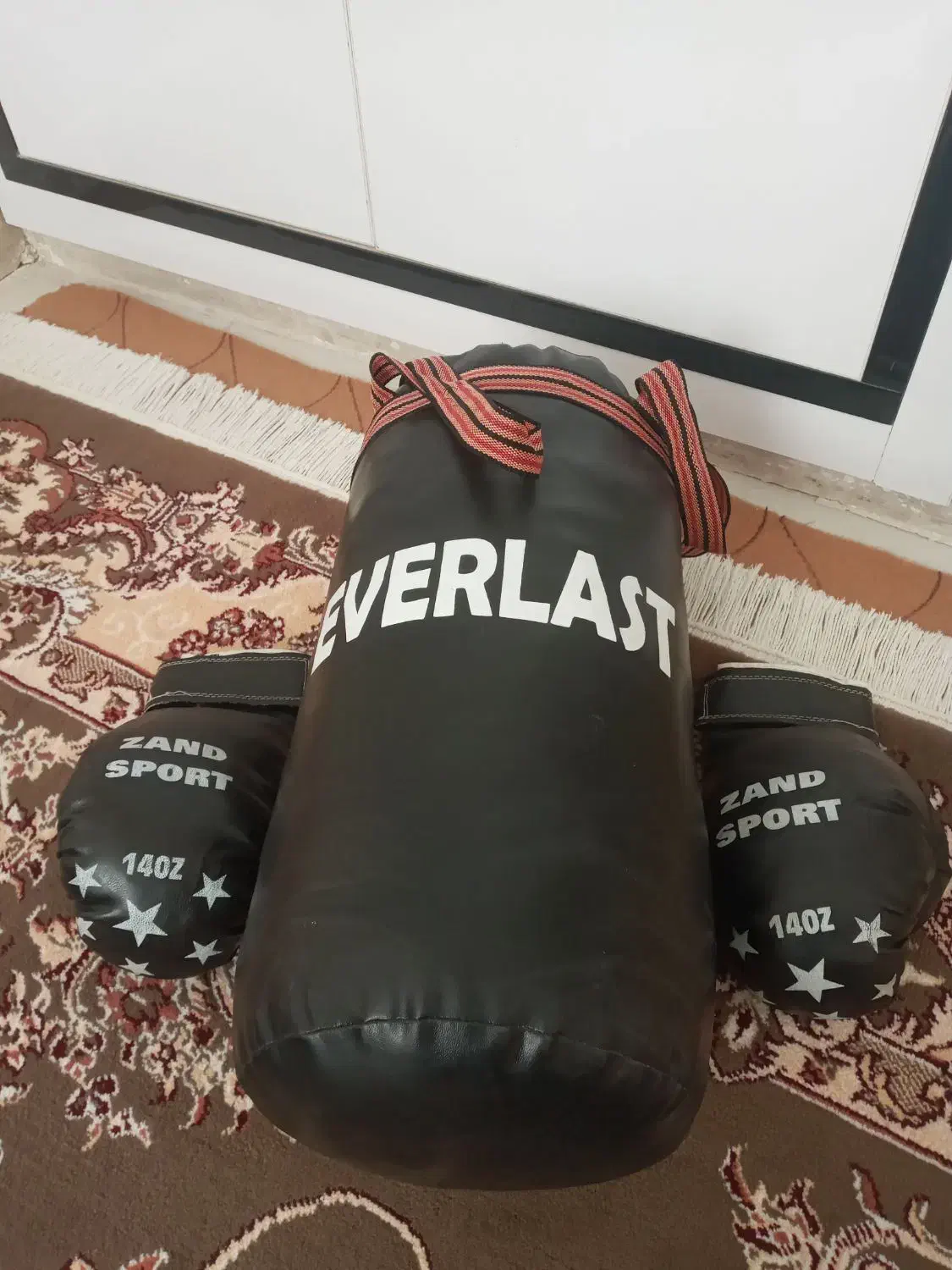 کیسه بوکس و دست کش بوکس|تجهیزات ورزشی|ایلام, |دیوار