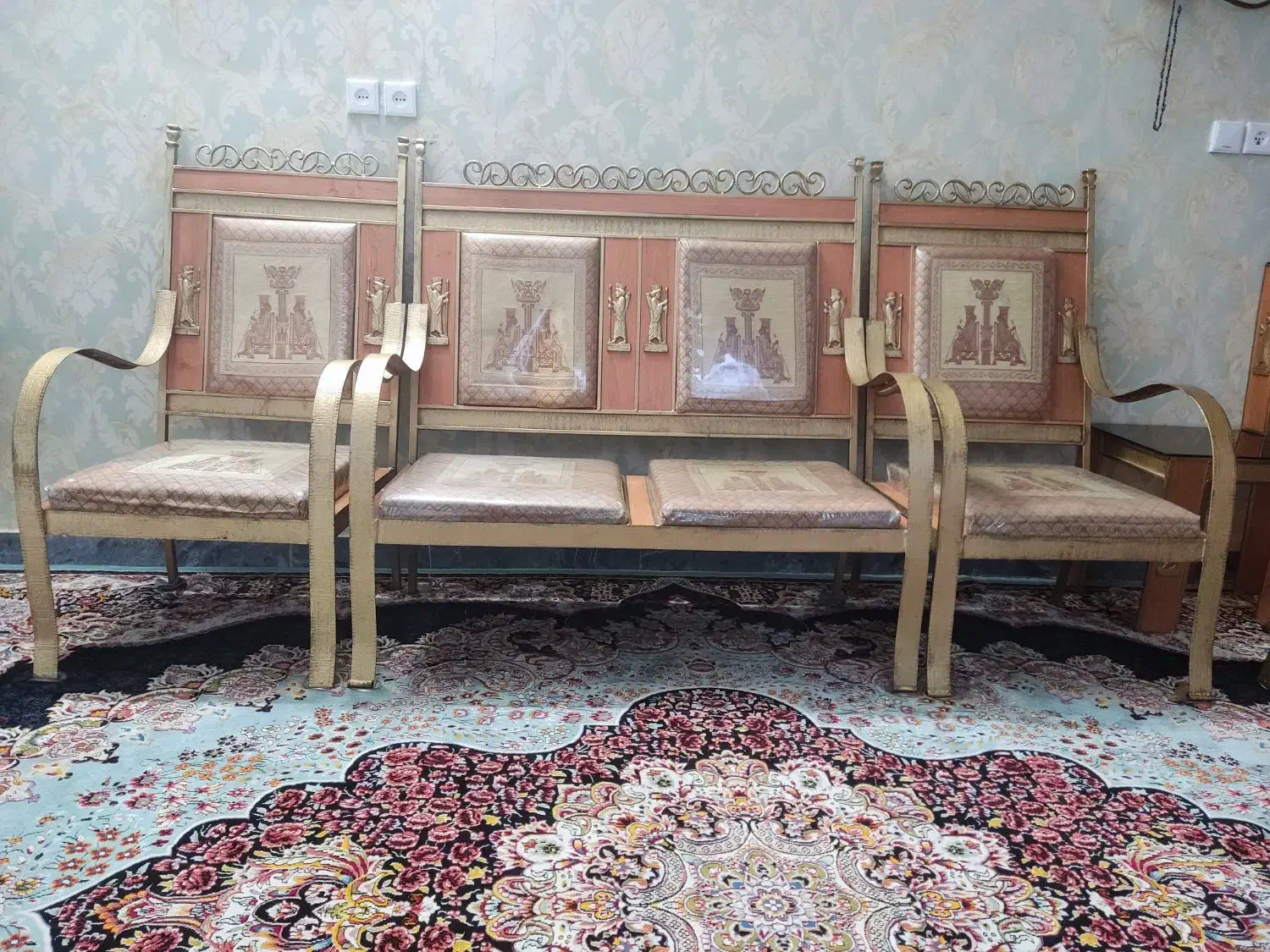 مبل سلطنتی فلزی|مبلمان خانگی و میز عسلی|خرم‌آباد, |دیوار