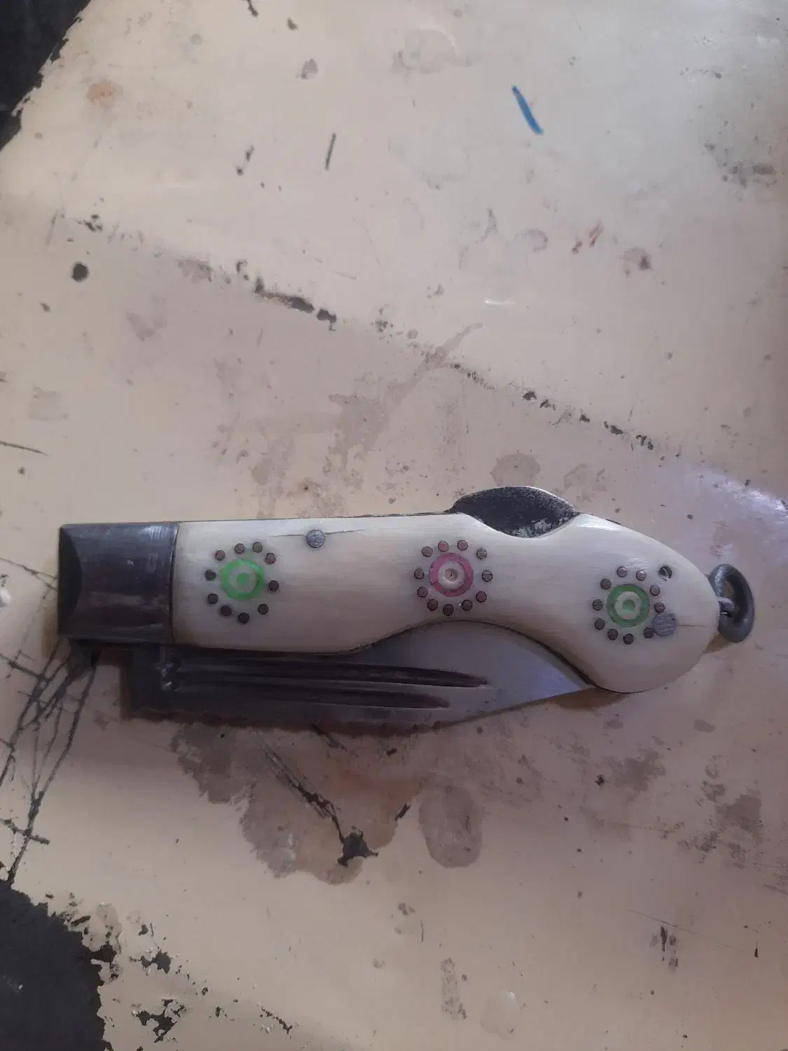 چاقو بابا|کلکسیون اشیاء عتیقه|میاندوآب, |دیوار