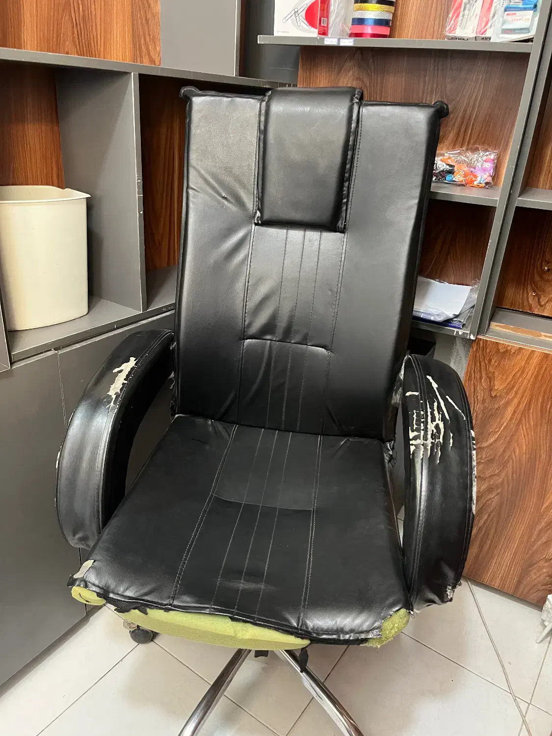 صندلی اداری|مبلمان اداری|بومهن, |دیوار