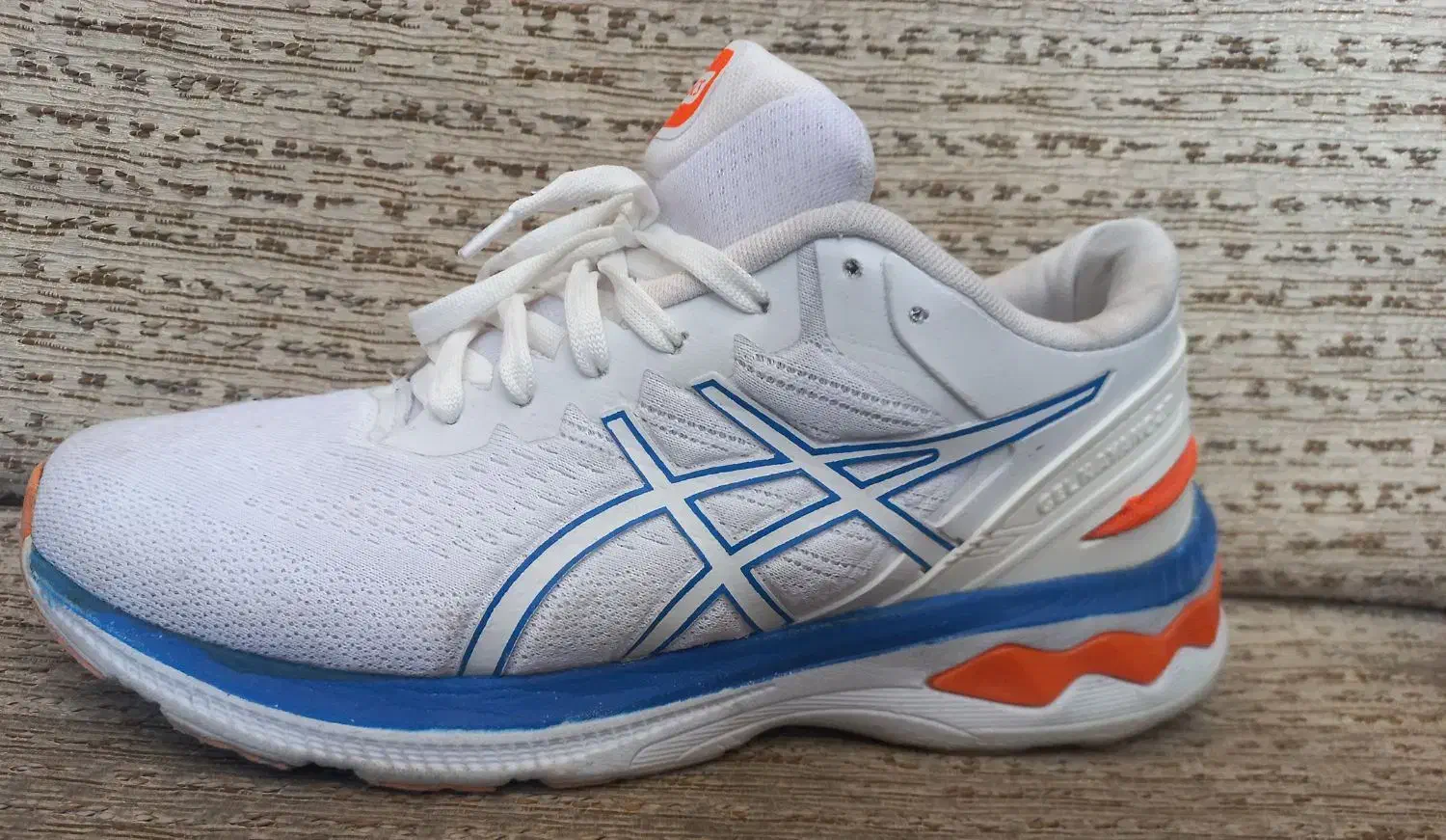 کتانی asics شماره ۴۲ استوک خارجی|کیف، کفش، کمربند|ایوان, |دیوار