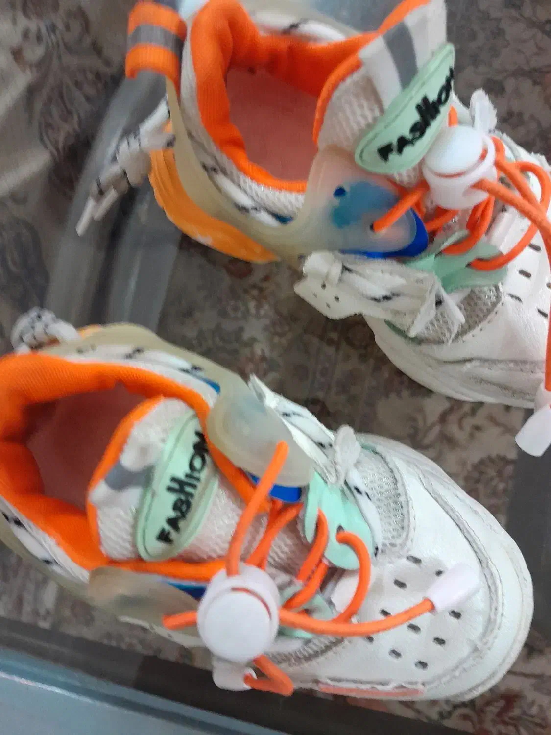 کتانی تمیز سالم|کیف، کفش، کمربند|قم, انسجام|دیوار