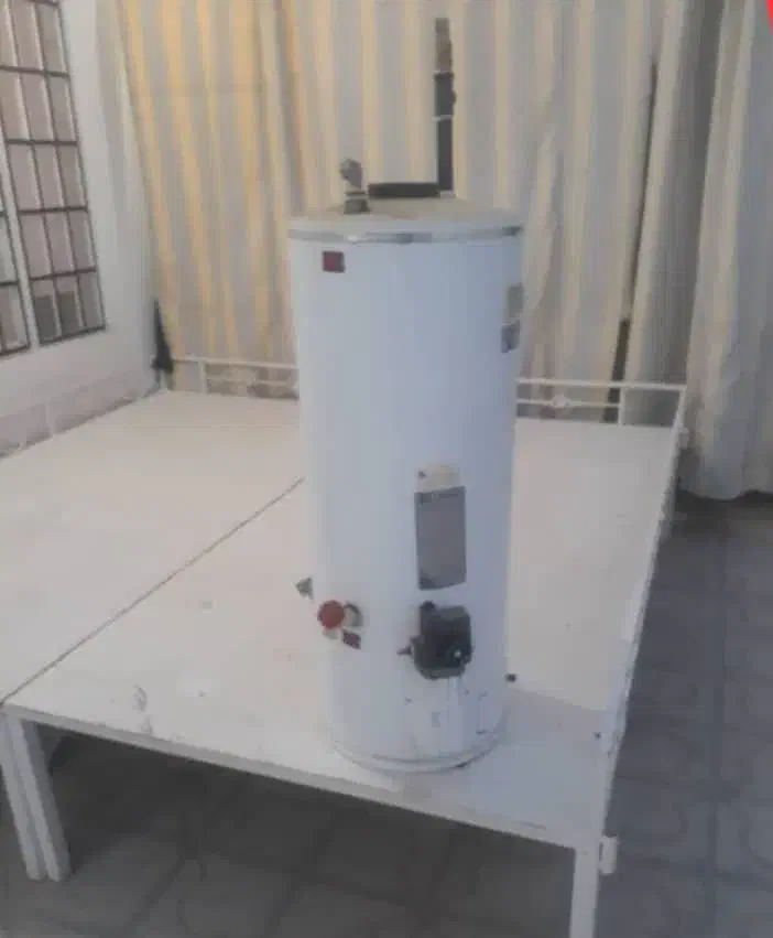 آب گرم کن دیواری|آبگرمکن، پکیج، شوفاژ|مرودشت, رامجرد یک|دیوار