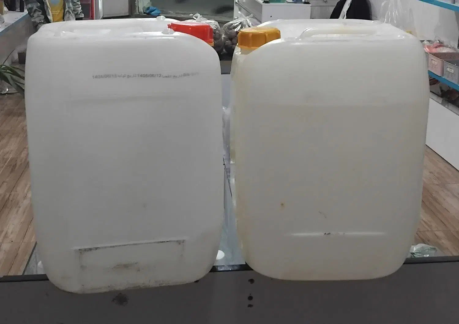 گالن ۲۰ لیتری|ظروف نگهدارنده، پلاستیکی، یک‌بارمصرف|آزادشهر, |دیوار