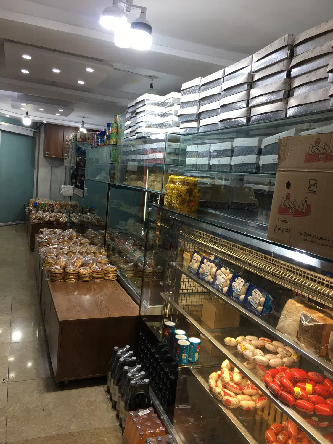 تعدادی فروشنده نان فانتزی و قنادی|استخدام خدمات فروشگاه و رستوران|تهران, دهکده المپیک|دیوار