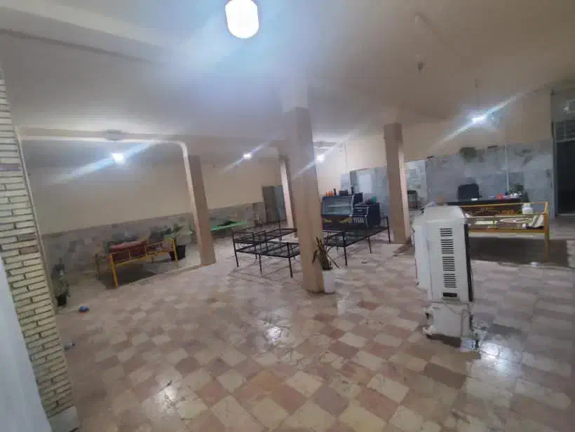 اجاره و رهن کافه اتوبوسی با تمامی وسایل کافه|اجارهٔ مغازه و غرفه|ماهان, |دیوار