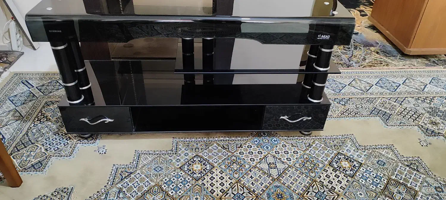 میز تلویزیون شیشه خم|میز تلویزیون|پرند, فاز ۶|دیوار