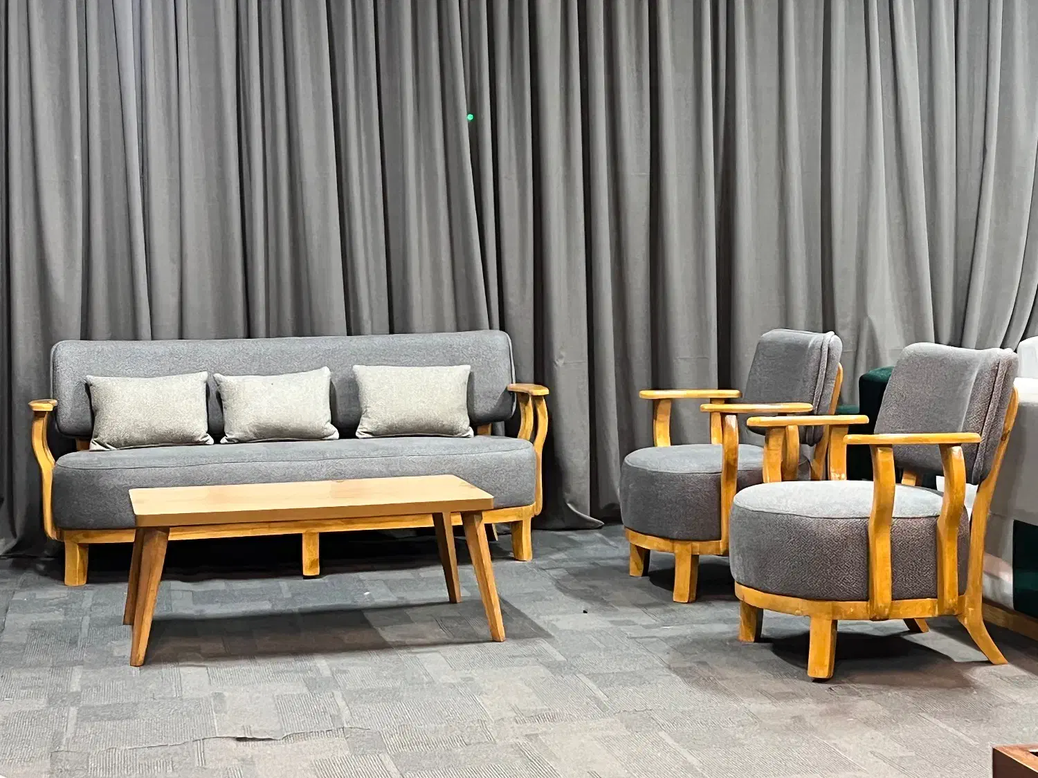 مبل لهستانی مبلمان راحتی|مبلمان خانگی و میز عسلی|تهران, شهرک طالقانی|دیوار