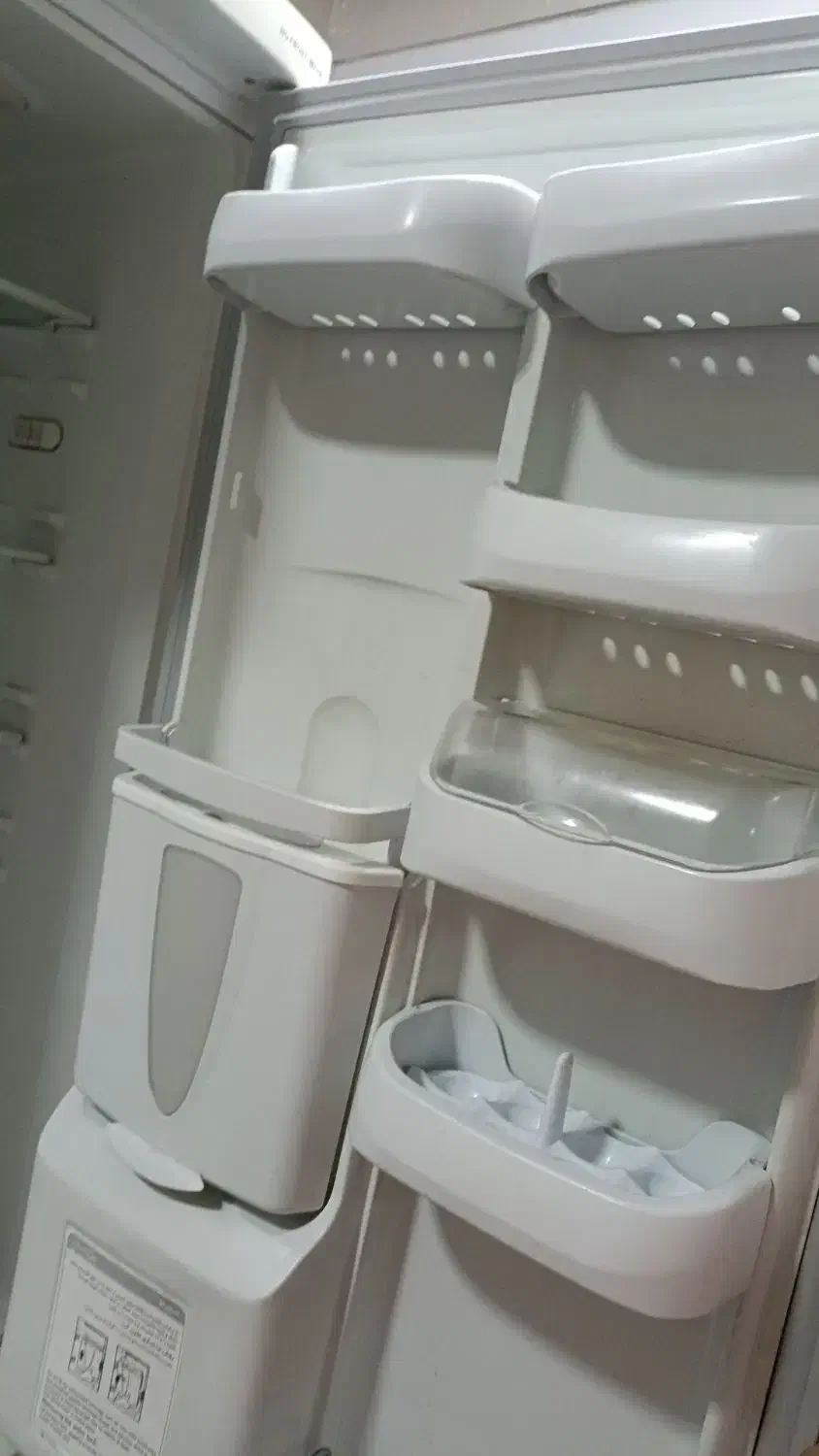 فروشی هست|یخچال و فریزر|بندر دیر, |دیوار