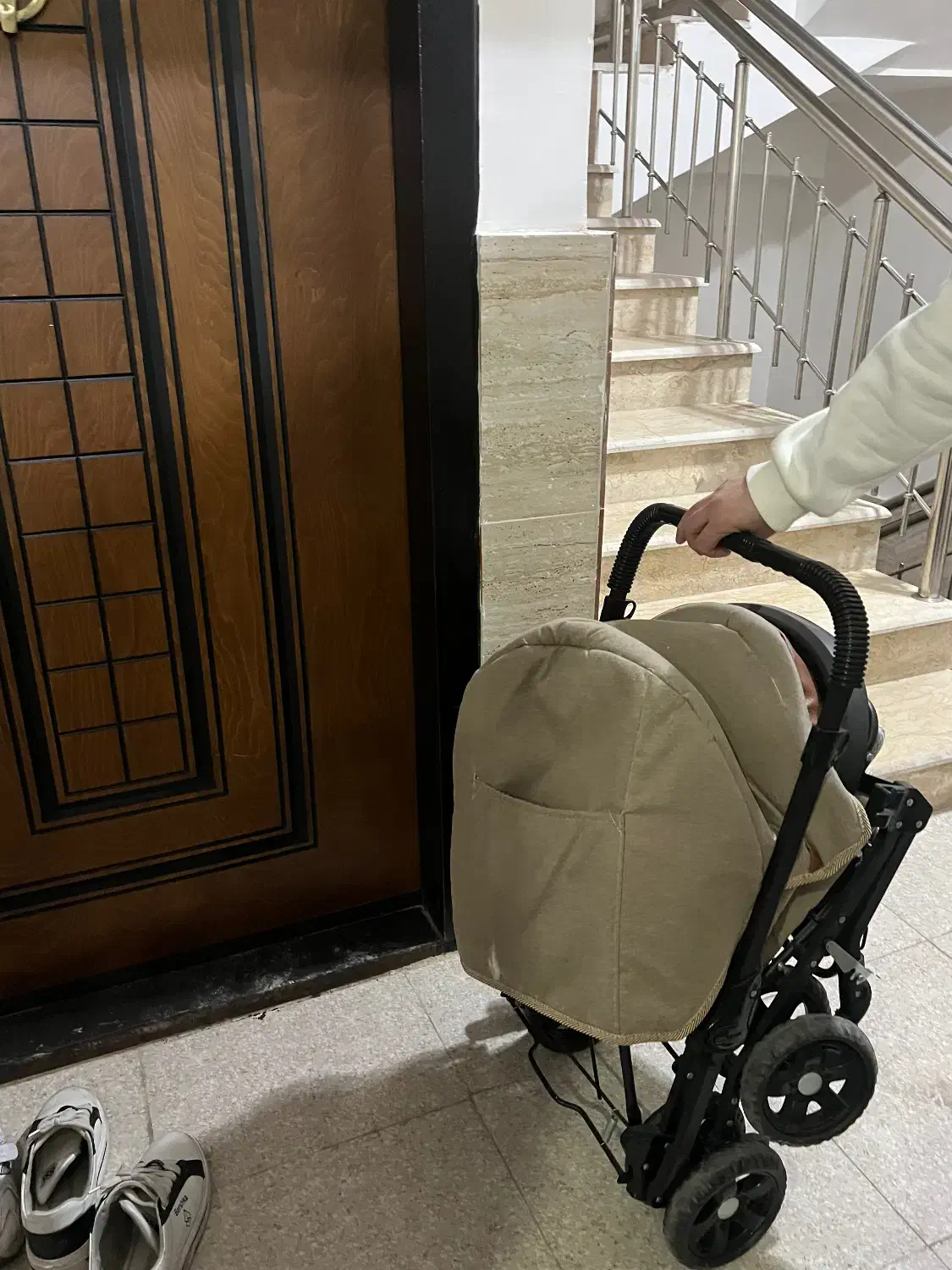 کالسکه|کالسکه و لوازم جانبی|صومعه‌سرا, |دیوار