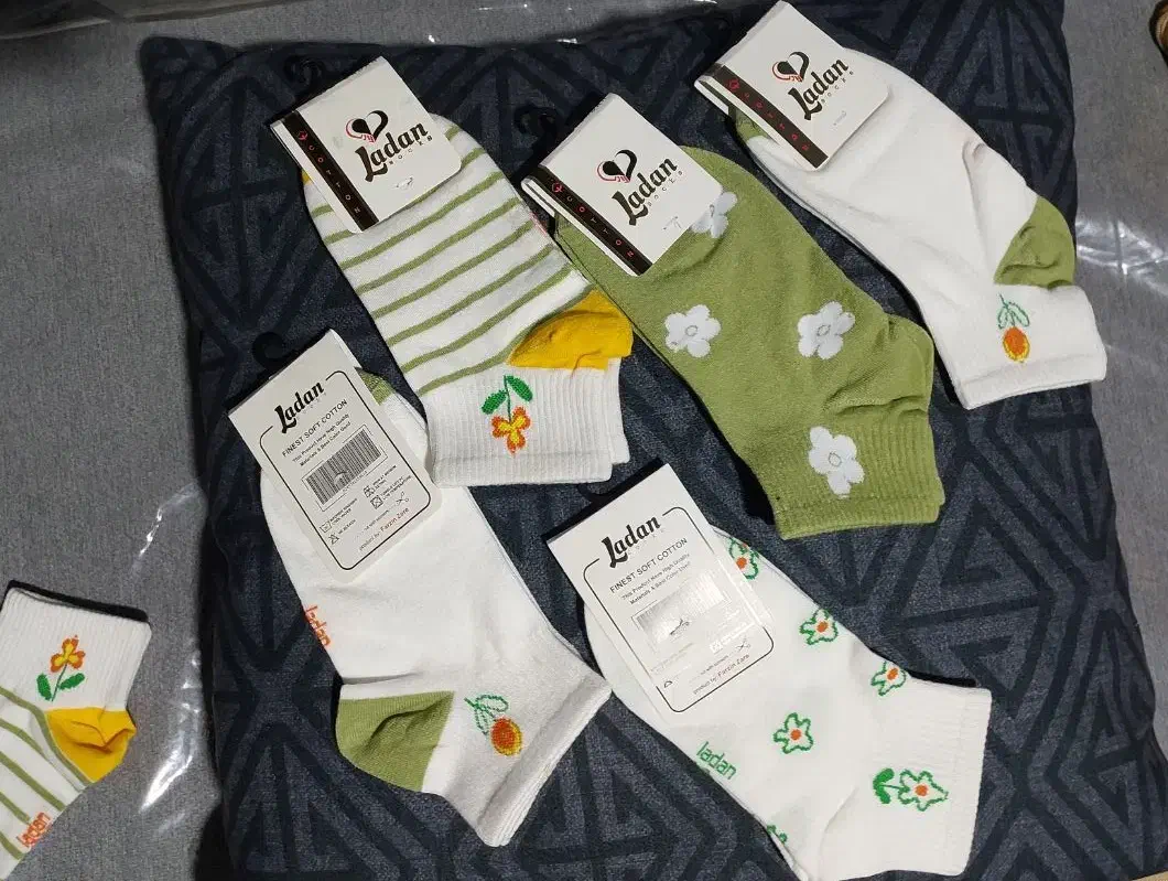 ست جوراب مُچ کبریتی|لباس|شاهین‌شهر, عطار|دیوار