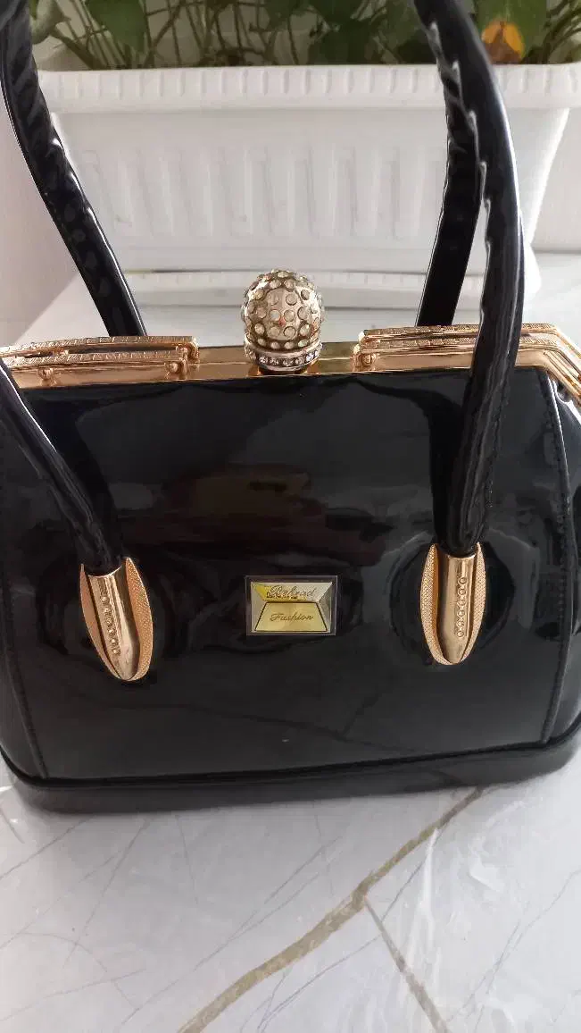 کیف دستی زنانه نو وکاملا سالم مجلسی|کیف، کفش، کمربند|پرند, فاز ۶|دیوار