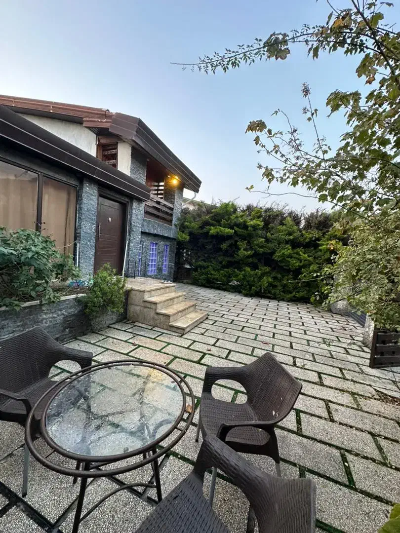 ویلا استخردار شهرکی حیاط دار سرخ رود ساحلی جنگلی|اجارهٔ کوتاه‌مدت ویلا و باغ|سرخرود, |دیوار