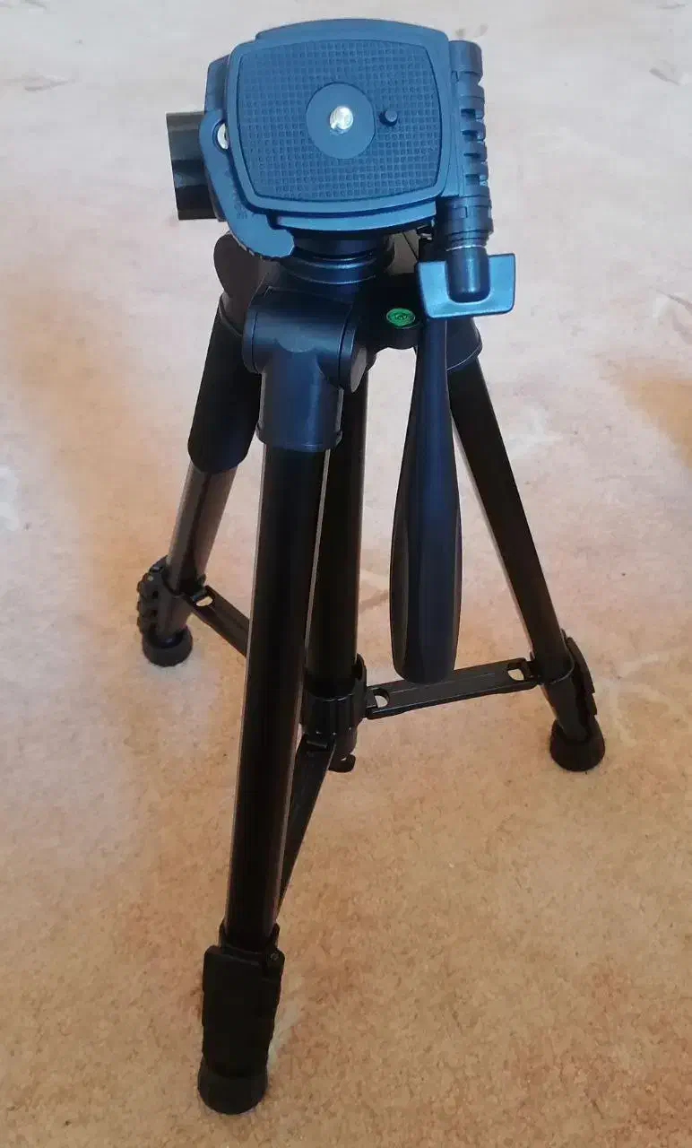 سه پایه دوربین|دوربین عکاسی و فیلم‌برداری|اصفهان, نقش جهان|دیوار