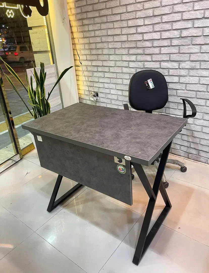 میز پایه مثلثی کشودار|میز تحریر و کامپیوتر|مشهد, سرافرازان|دیوار