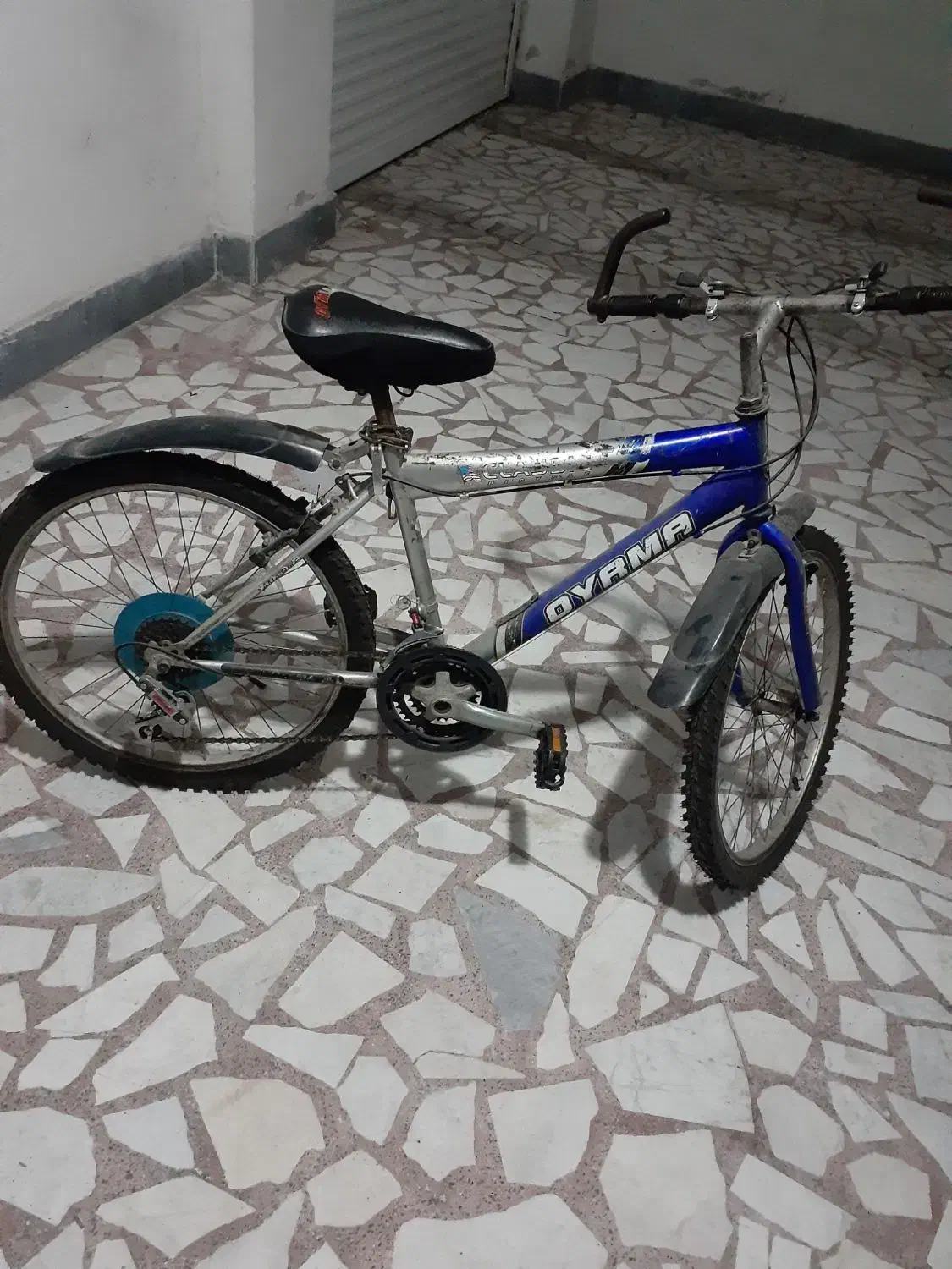 دوچرخه|دوچرخه، اسکیت، اسکوتر|رشت, منظریه|دیوار