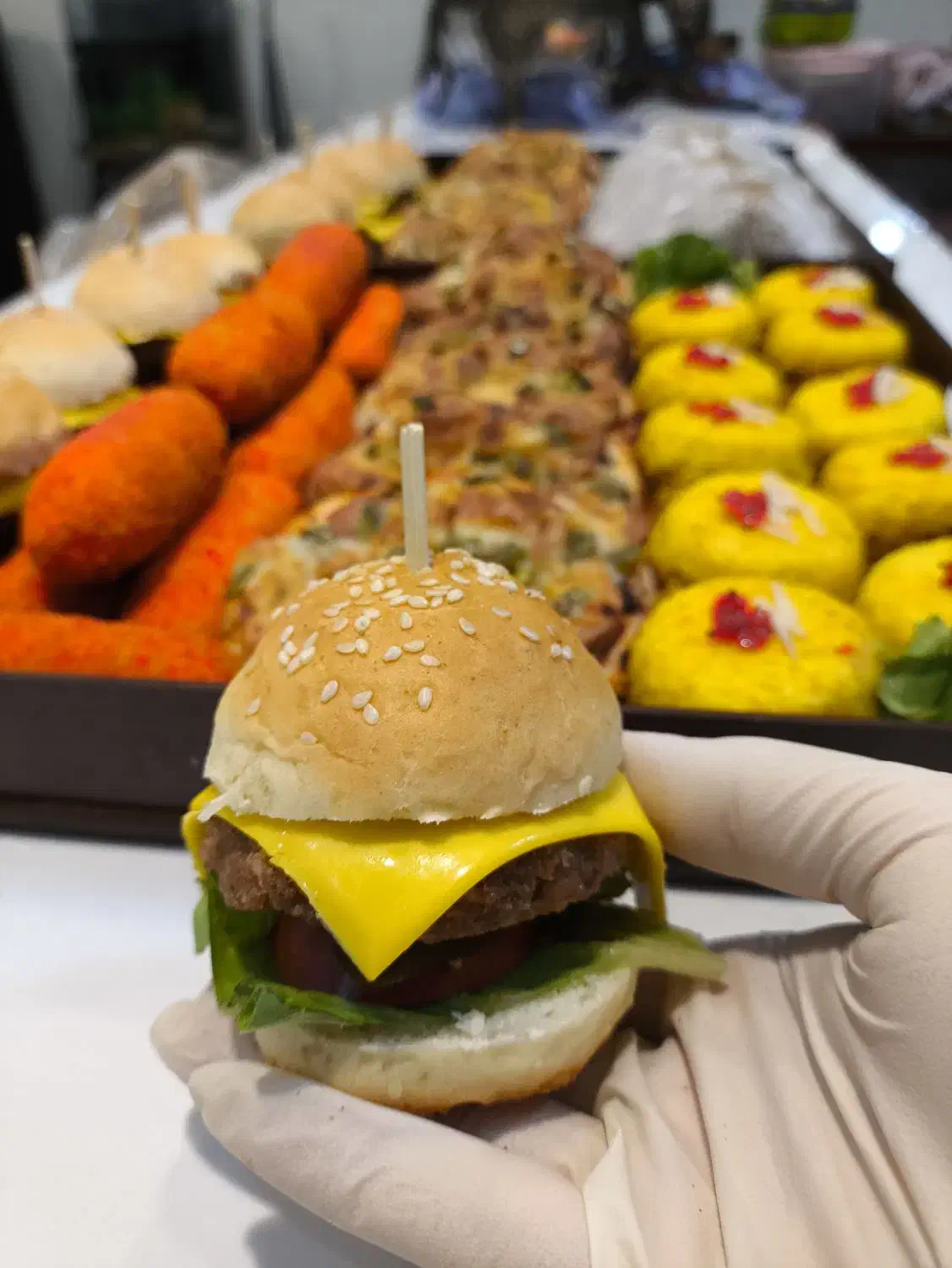 فینگرفوداقتصادی و کیک کافی شاپ|خوردنی و آشامیدنی|مشهد, کوشک مهدی|دیوار